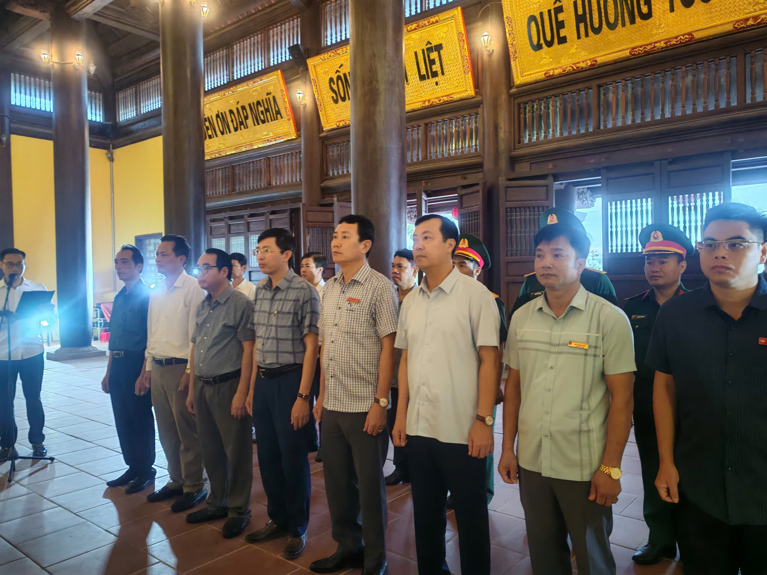 Đoàn đại biểu xã Nam Thái Ninh dâng hương tri ân các anh hùng liệt sỹ nhân ngày 15/5 năm Bính Ngọ 2026 hướng tới kỷ niệm 79 năm ngày Thương binh liệt sĩ (27/7/1947- 27/7/2026).