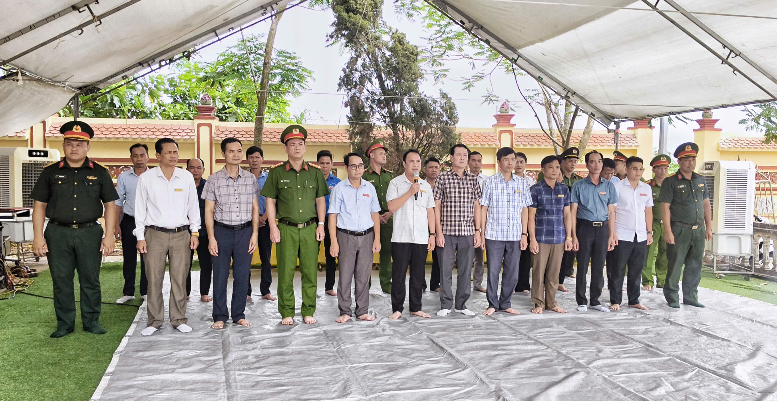 XÃ NAM THÁI NINH TỔ CHỨC NGHI LỄ CẦU SIÊU, DÂNG HƯƠNG TẠI NGHĨA TRANG LIỆT SĨ