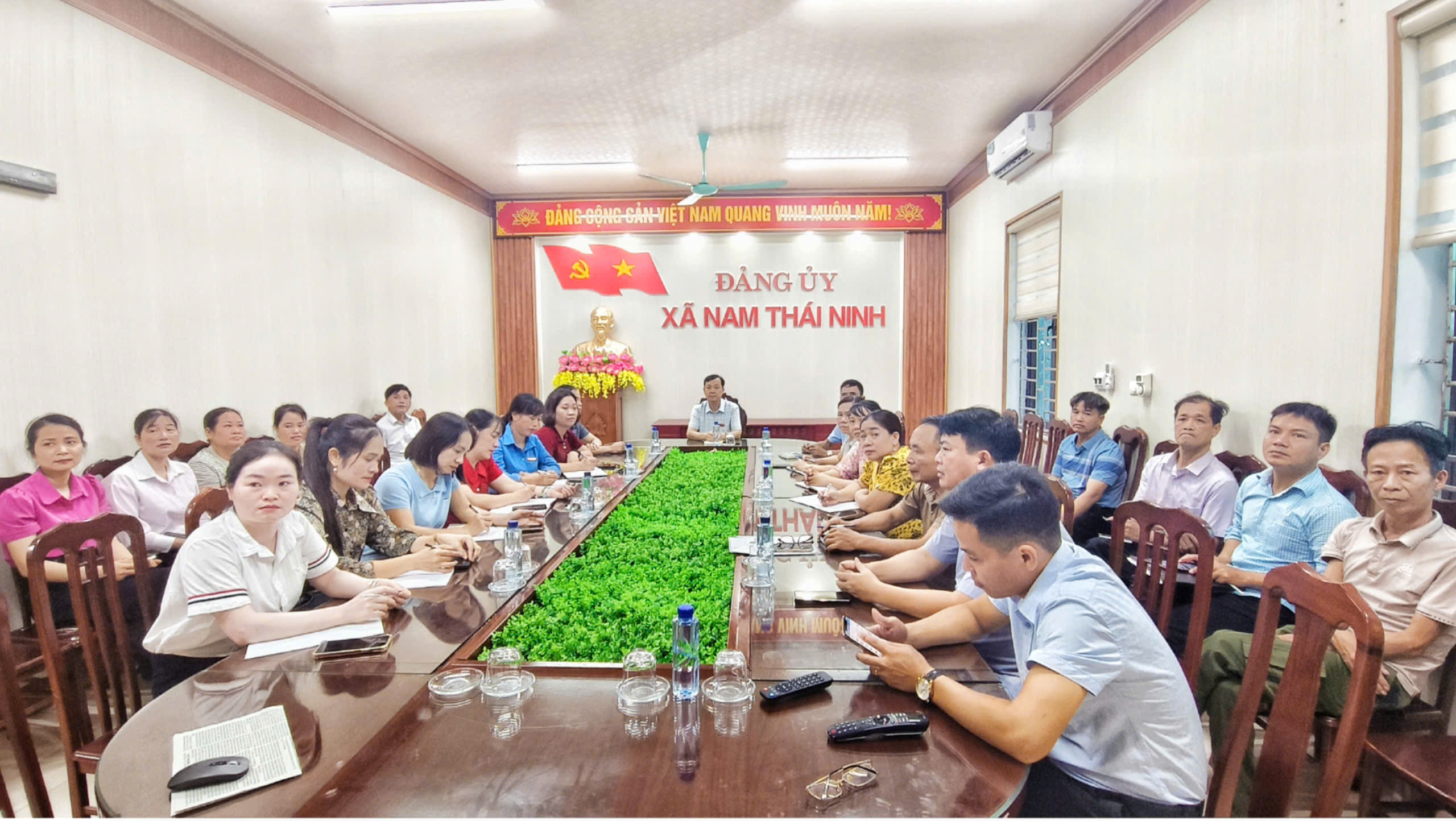 ĐẢNG ỦY XÃ NAM THÁI NINH THAM DỰ HỘI NGHỊ TẬP HUẤN NGHIỆP VỤ CÔNG TÁC VĂN THƯ, LƯU TRỮ VÀ BẢO VỆ BÍ MẬT NHÀ NƯỚC NĂM 2026