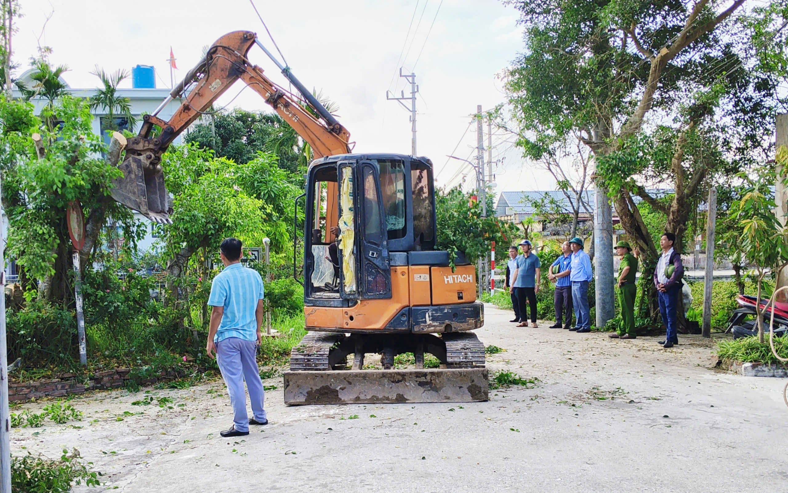 NAM THÁI NINH TIẾP TỤC RA QUÂN LẬP LẠI TRẬT TỰ HÀNH LANG AN TOÀN GIAO THÔNG
