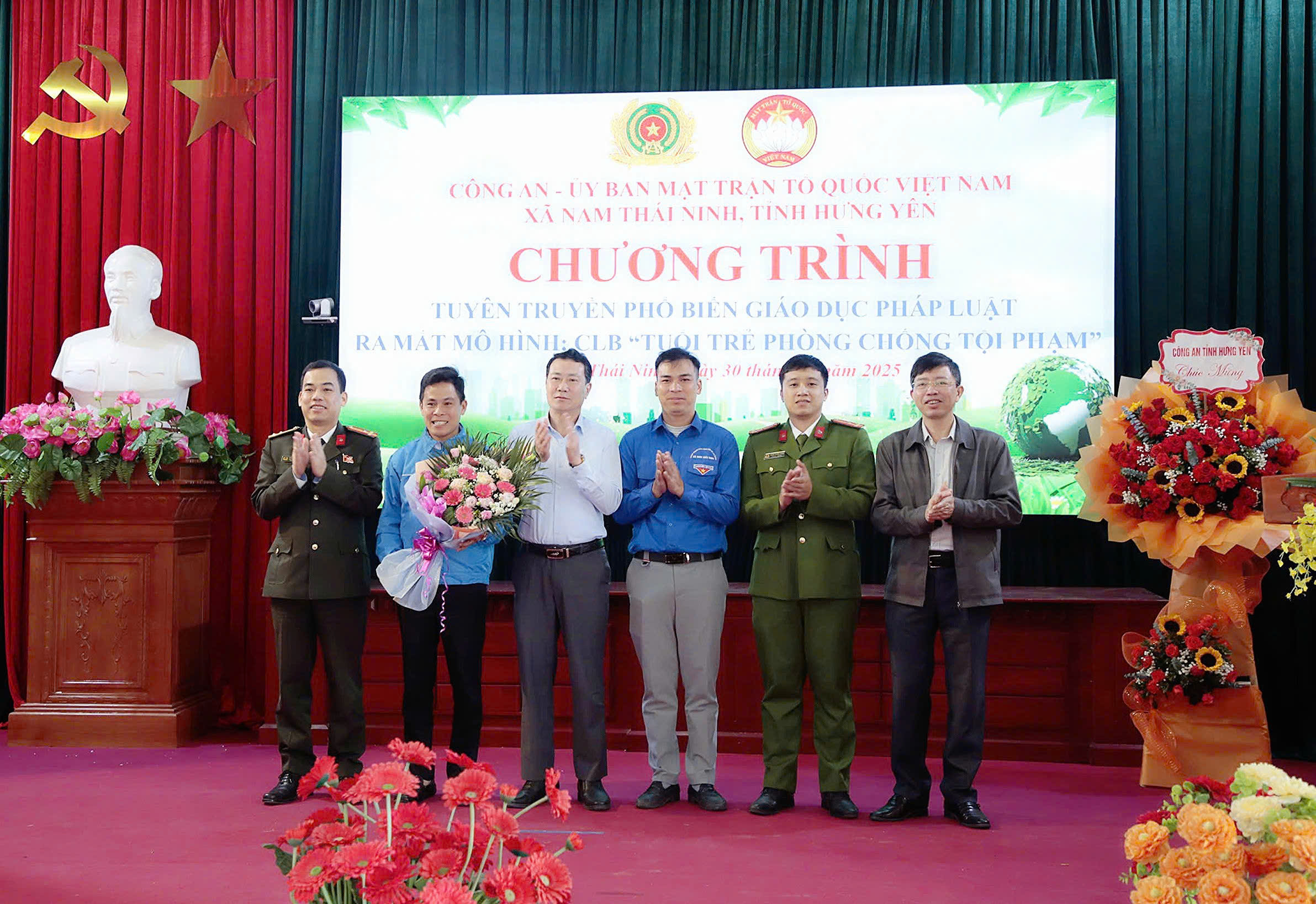 THANH NIÊN XÃ NAM THÁI NINH RA MẮT MÔ HÌNH CÂU LẠC BỘ THANH NIÊN THAM GIA PHÒNG, CHỐNG TỘI PHẠM